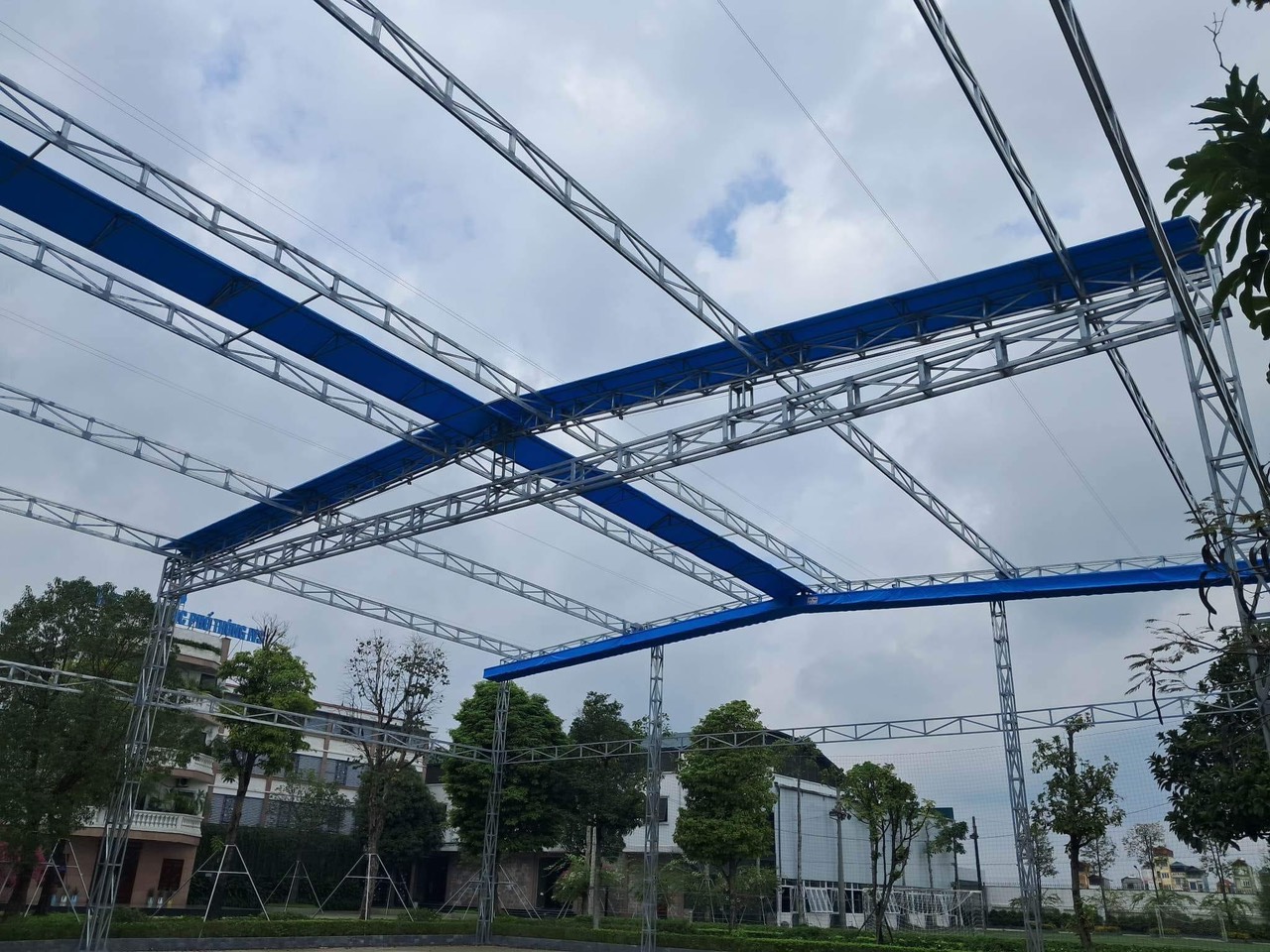 Mẫu mái hiên che mưa che nắng đẹp 2022